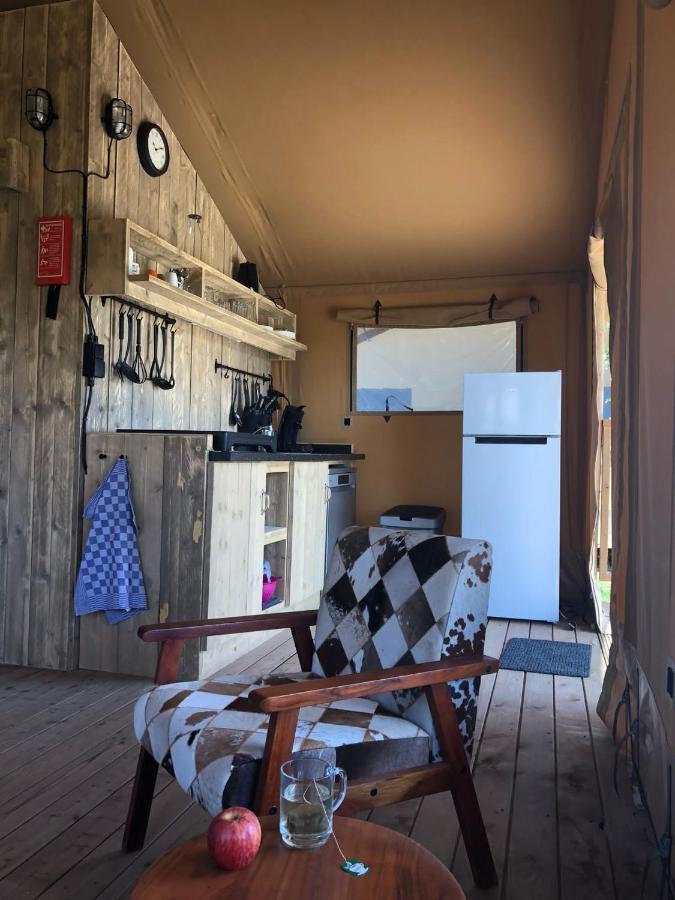 De Hazelaarshof Luxe Glampingtent Bij Natuurgebied De Millingerwaard Kekerdom Luaran gambar