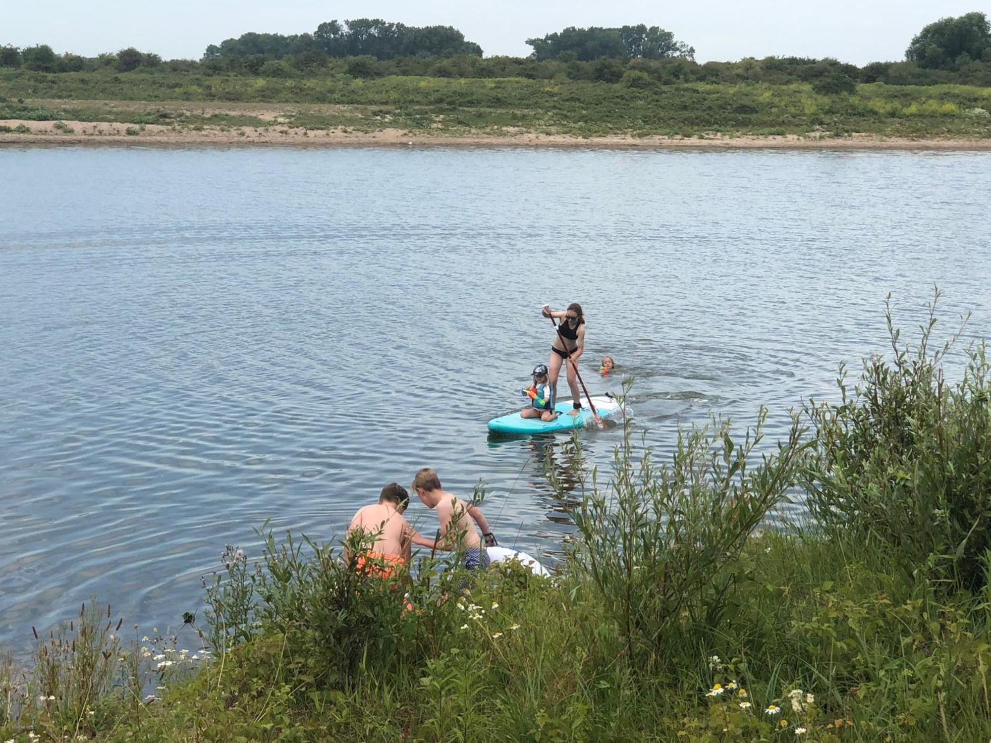 De Hazelaarshof Luxe Glampingtent Bij Natuurgebied De Millingerwaard Kekerdom Luaran gambar